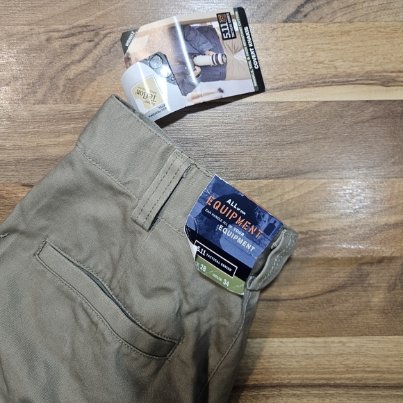 NWT 5.11 Tactical Covert Khaki Pants 28x34 - Picture 2 of 10